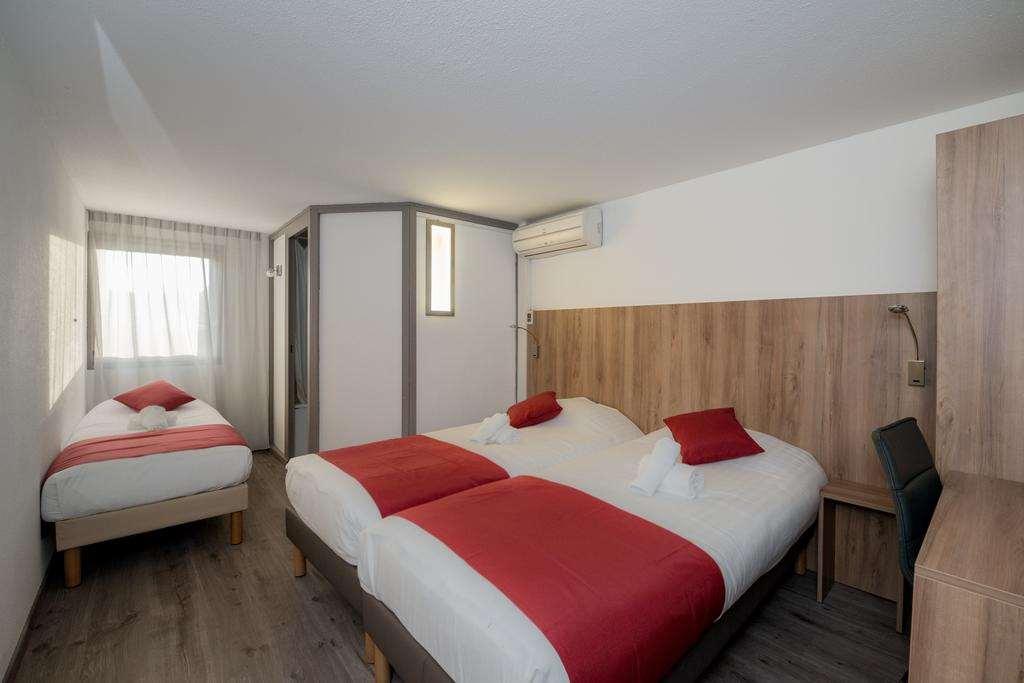 Brit Hotel Plaisance A9/A61 Narbonne Ruang foto