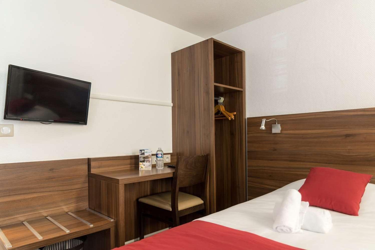 Brit Hotel Plaisance A9/A61 Narbonne Bagian luar foto