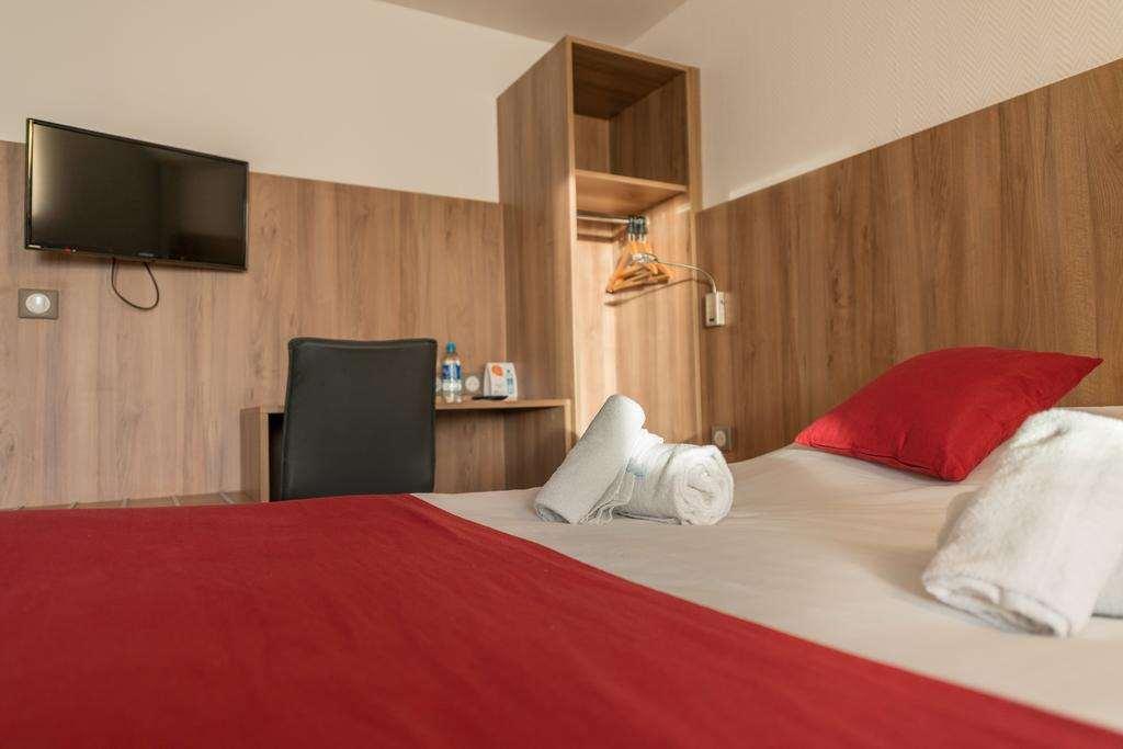 Brit Hotel Plaisance A9/A61 Narbonne Ruang foto